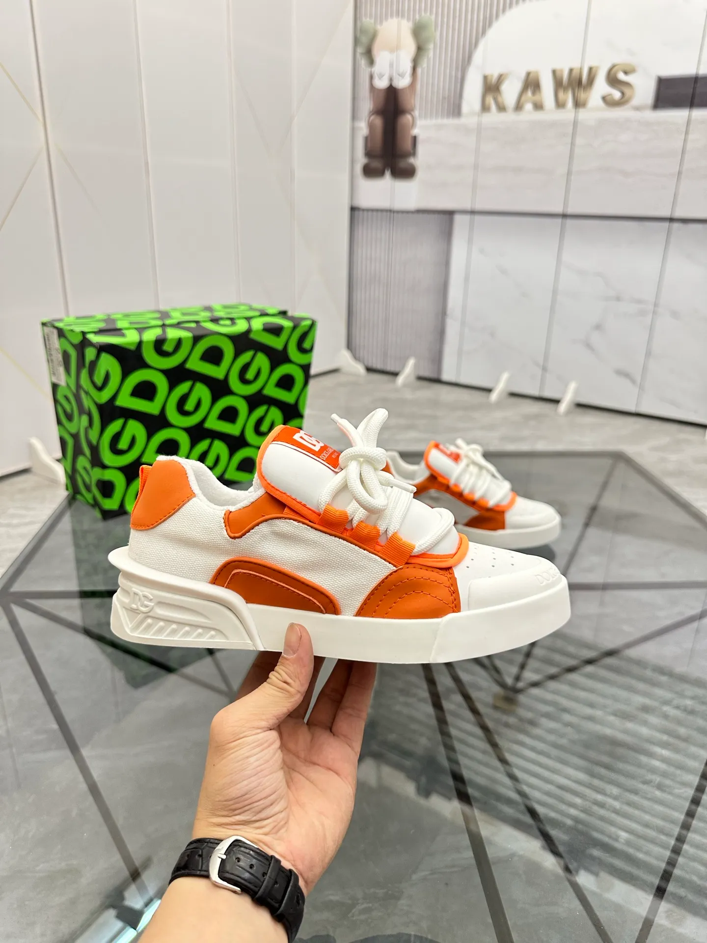 Men's shoes: 💰P540¥ Product trademark: DG "Dolce & Gabbana*" low-top casual shoes Regular size: 35-45 (can be customized to 46.) Product materials: upper imported cowhide stitched with original fabric, breathable lining, original outsole. Number: 803
